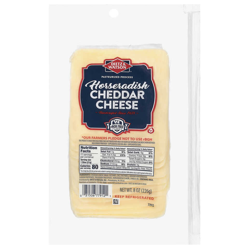 Queso con rábano picante en rebanadas